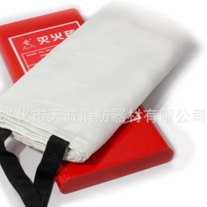廠家批發(fā) 消防滅火毯 玻璃纖維阻燃滅火毯 1/1.2/1.5/1.8米 國(guó)標(biāo)